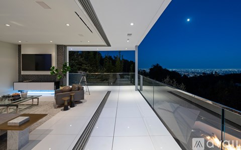 Source URL: https://prod-avail.s3.amazonaws.com/public_images/41506366/listing/Mulholland_(12).jpg