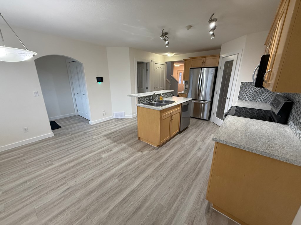 270 Rattlepan Creek Crescent 4 Beds House for Rent - Photo Gallery 9