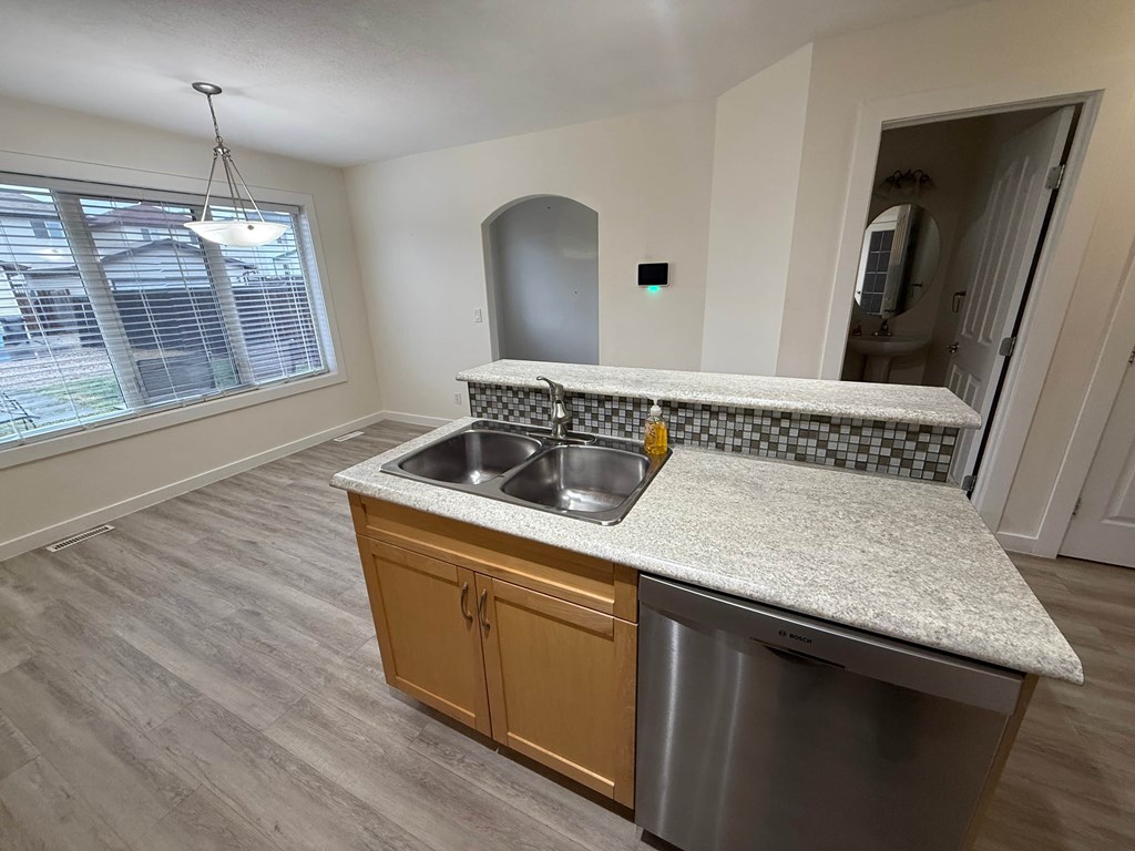 270 Rattlepan Creek Crescent 4 Beds House for Rent - Photo Gallery 8