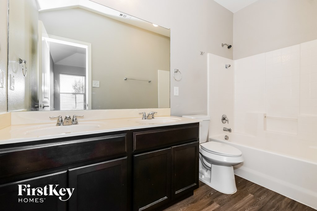 1821 Ridgecrest Drive 3 Beds House for Rent - Photo Gallery 12