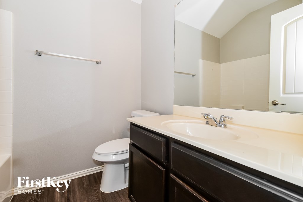 1821 Ridgecrest Drive 3 Beds House for Rent - Photo Gallery 16