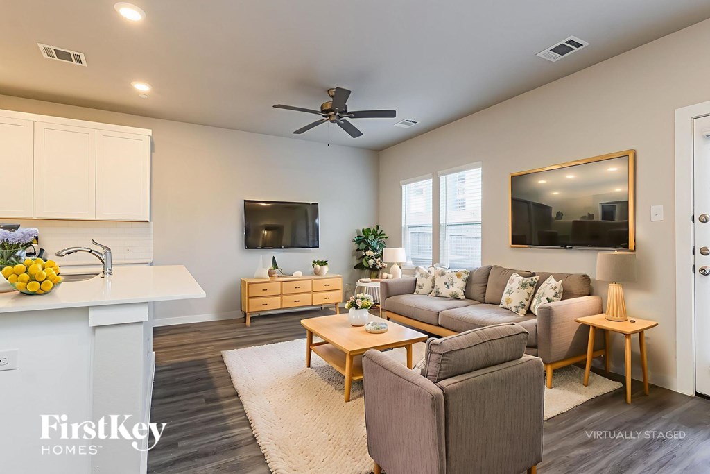 18314 W Centro Circle 3 Beds House for Rent - Photo Gallery 5