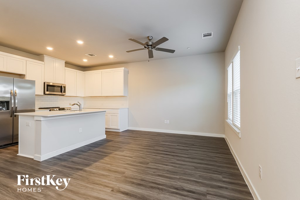 18314 W Centro Circle 3 Beds House for Rent - Photo Gallery 6