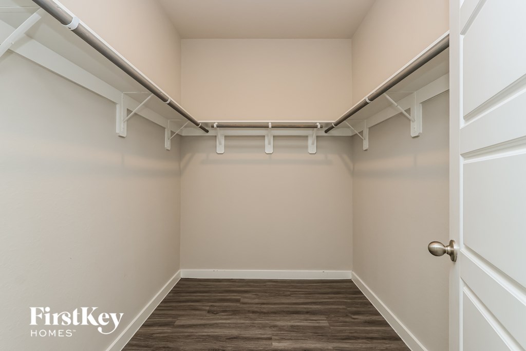 18314 W Centro Circle 3 Beds House for Rent - Photo Gallery 13