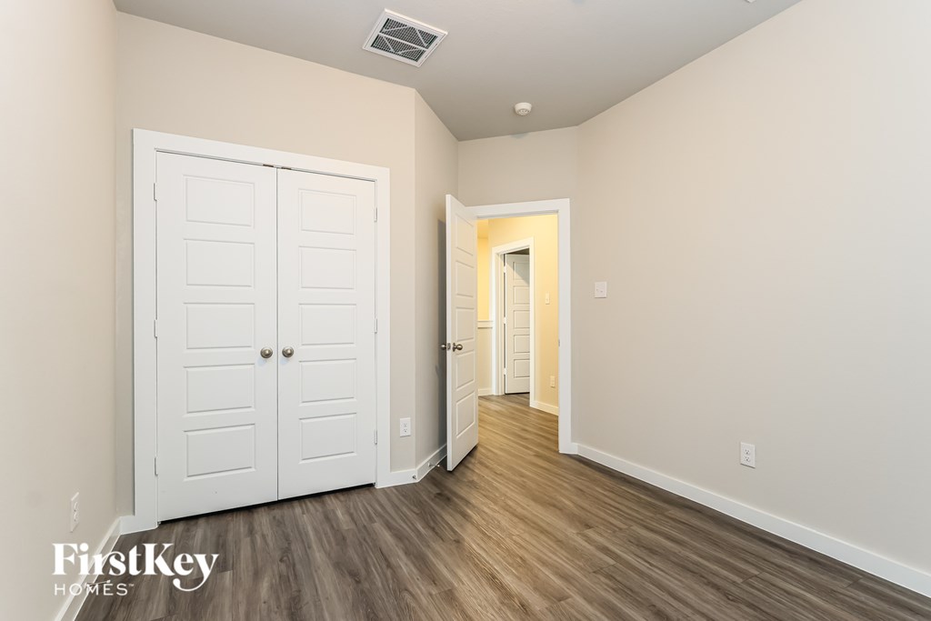 18314 W Centro Circle 3 Beds House for Rent - Photo Gallery 14