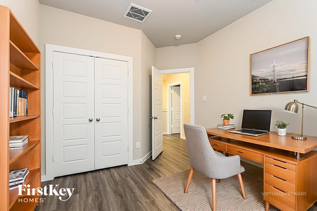 18314 W Centro Circle 3 Beds House for Rent - Photo Gallery 15