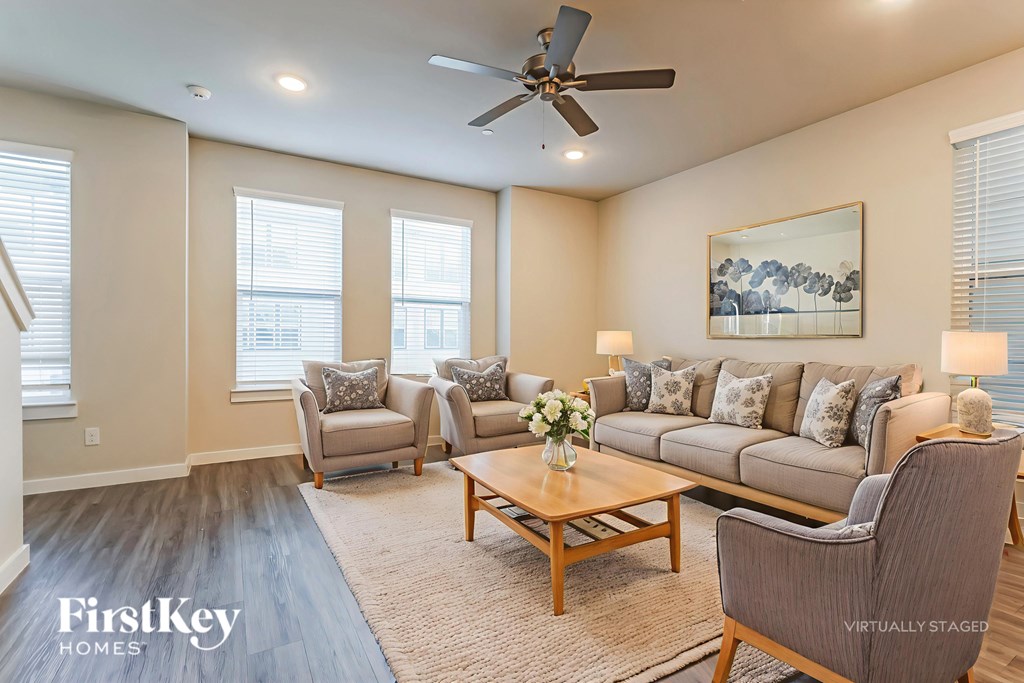 18427 Idyllic Alley 4 Beds House for Rent - Photo Gallery 3