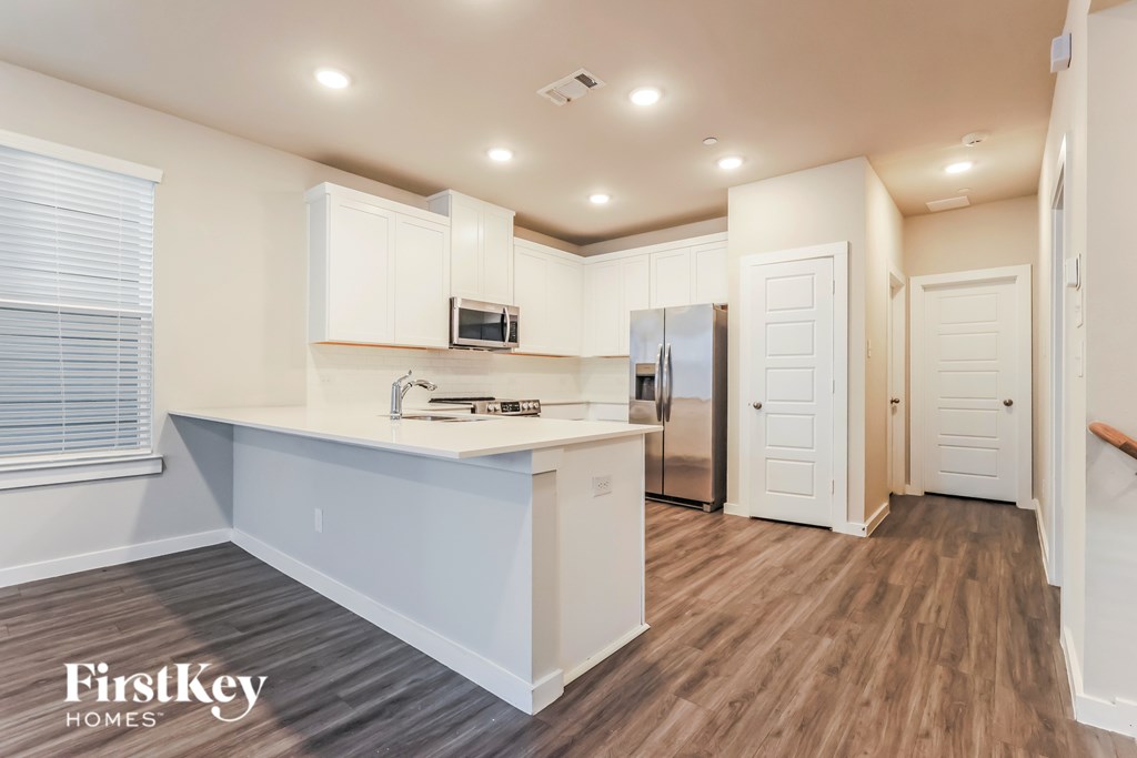 18427 Idyllic Alley 4 Beds House for Rent - Photo Gallery 8