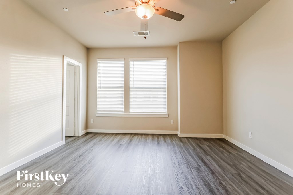 18427 Idyllic Alley 4 Beds House for Rent - Photo Gallery 9