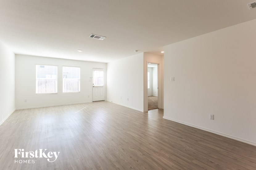 5174 Fowler Crest 4 Beds House for Rent - Photo Gallery 3