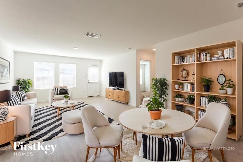 5174 Fowler Crest 4 Beds House for Rent - Photo Gallery 4