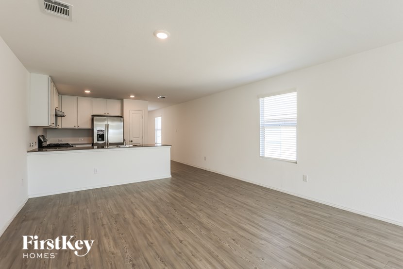 5174 Fowler Crest 4 Beds House for Rent - Photo Gallery 5