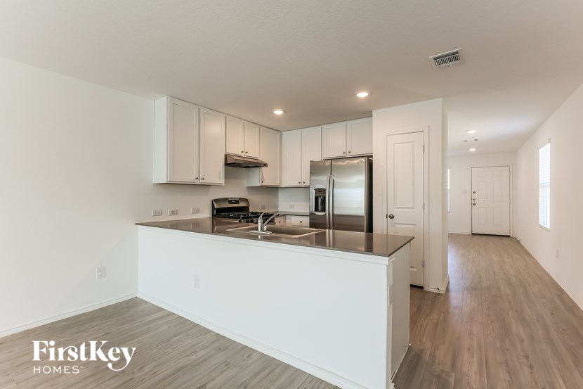 5174 Fowler Crest 4 Beds House for Rent - Photo Gallery 7