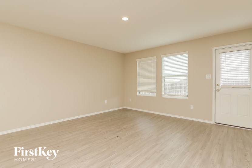 5196 Fowler Crest 4 Beds House for Rent - Photo Gallery 3