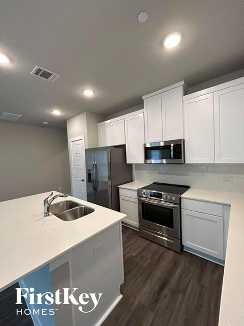 313 N Centro Circle 3 Beds Apartment for Rent