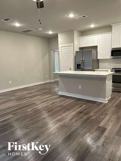 341 N Centro Circle 3 Beds Apartment for Rent