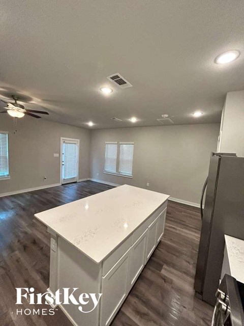 341 N Centro Circle 3 Beds Apartment for Rent