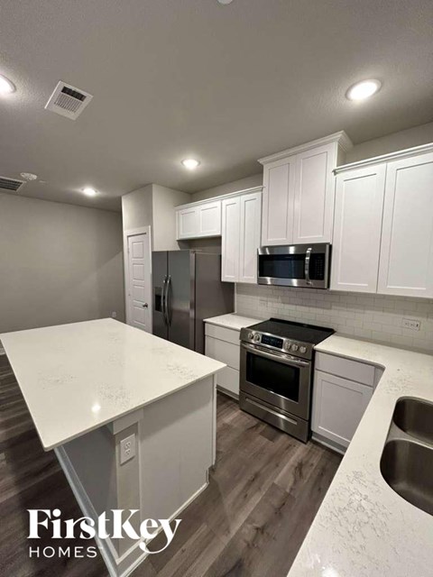 341 N Centro Circle 3 Beds Apartment for Rent