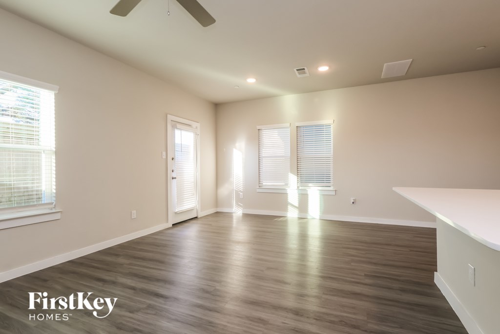 434 S Centro Circle 3 Beds House for Rent - Photo Gallery 5