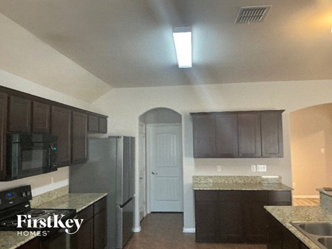805 Oakmont Drive 4 Beds Apartment for Rent