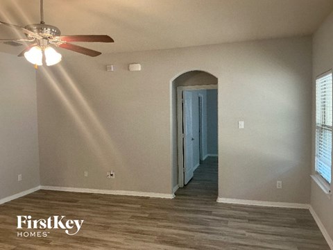 805 Oakmont Drive 4 Beds Apartment for Rent
