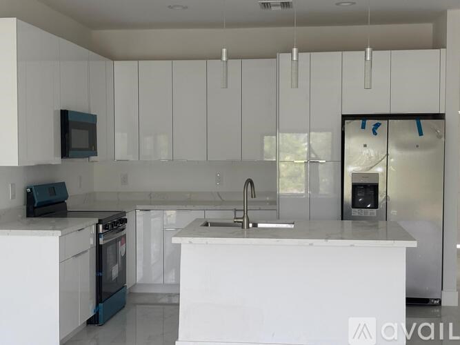 Source URL: https://prod-avail.s3.amazonaws.com/public_images/41499621/listing/4.jpg