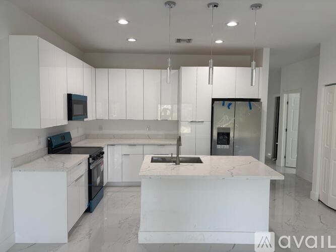 Source URL: https://prod-avail.s3.amazonaws.com/public_images/41499619/listing/3.jpg