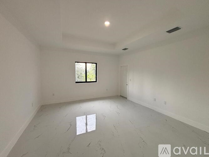 Source URL: https://prod-avail.s3.amazonaws.com/public_images/41499629/listing/650637fc-f4ca-451e-b263-b7aae8e9cadc.jpg