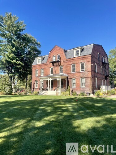 Source URL: https://prod-avail.s3.amazonaws.com/public_images/41515588/listing/Cottage(2of24).jpg