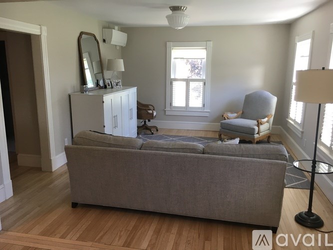 Source URL: https://prod-avail.s3.amazonaws.com/public_images/41515612/listing/Cottage(14of24).jpg