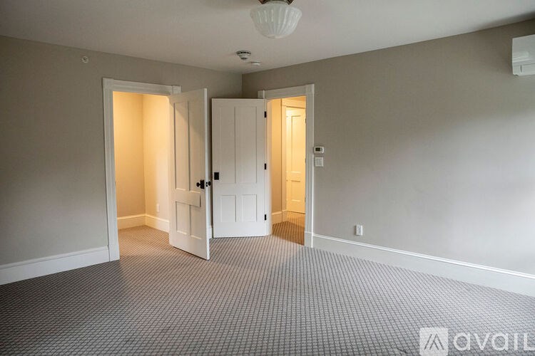 Source URL: https://prod-avail.s3.amazonaws.com/public_images/41515615/listing/Cottage(10of19).jpg