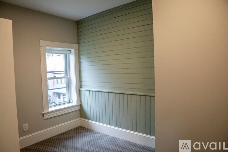 Source URL: https://prod-avail.s3.amazonaws.com/public_images/41515608/listing/Cottage(12of19).jpg