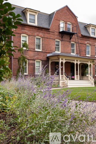 Source URL: https://prod-avail.s3.amazonaws.com/public_images/41515591/listing/Cottage(1of24).jpg