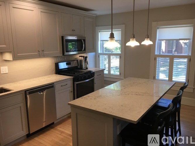 Source URL: https://prod-avail.s3.amazonaws.com/public_images/41515645/listing/Cottage(17of24).jpg