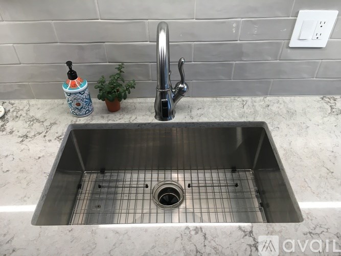 Source URL: https://prod-avail.s3.amazonaws.com/public_images/41515641/listing/Cottage(18of24).jpg