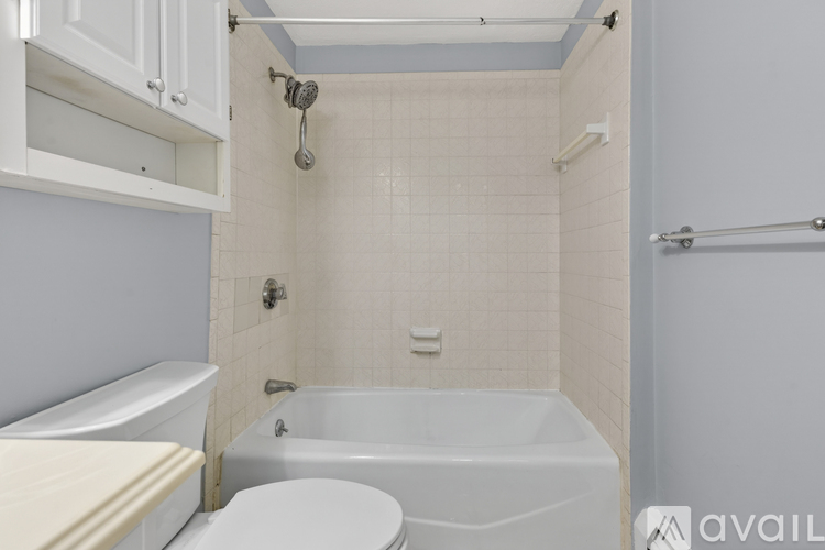 7 Karen Circle 2 Beds Condo for Rent - Photo gallery 2
