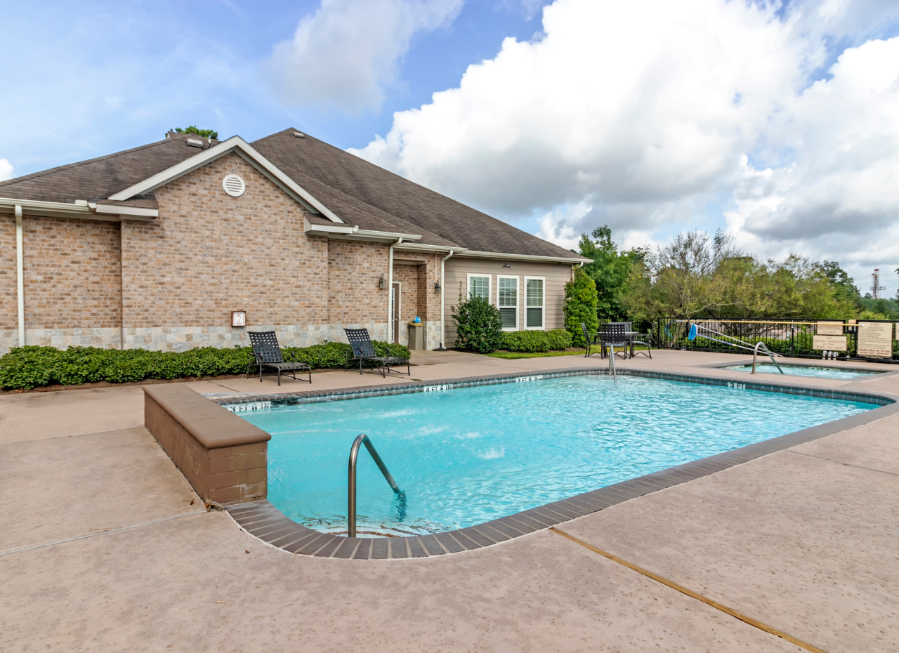 219 N Loop 336 E 1-2 Beds Apartment for Rent