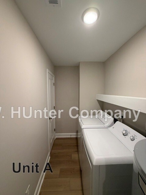 3924 GLOUCESTER DRIVE W 3 Beds Apartment for Rent