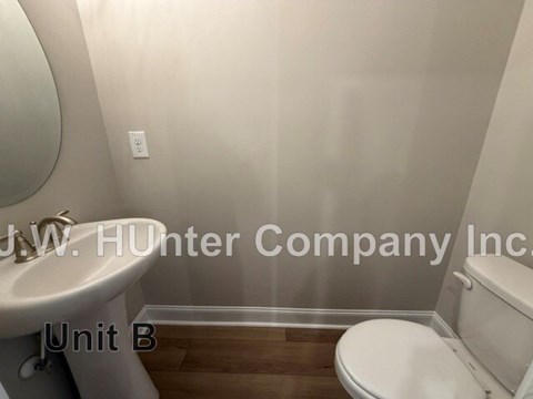 3924 GLOUCESTER DRIVE W 3 Beds Apartment for Rent