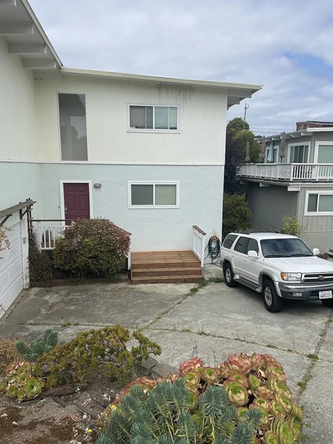221 Blackpoint Lane 3 Beds Apartment for Rent