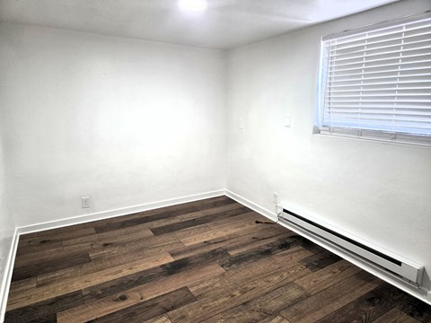 338 N 300 W Studio-3 Beds Apartment for Rent - Photo Gallery 6