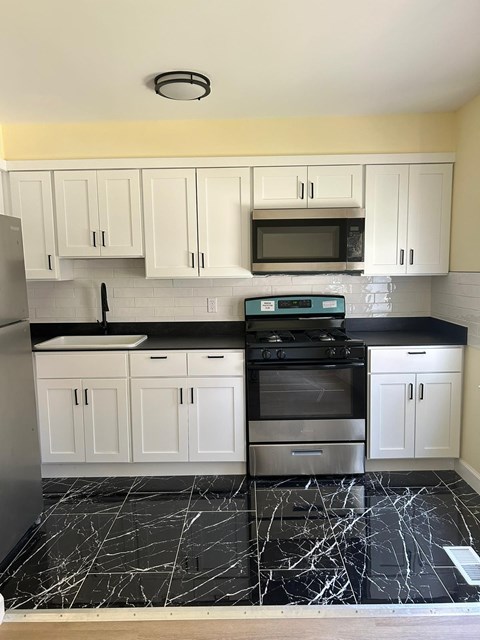 9 Deerfield Park 1-2 Beds Apartment for Rent - Photo Gallery 2