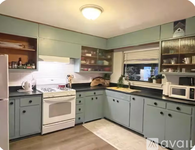 Source URL: https://prod-avail.s3.amazonaws.com/public_images/41510041/listing/IMG_1986.jpeg