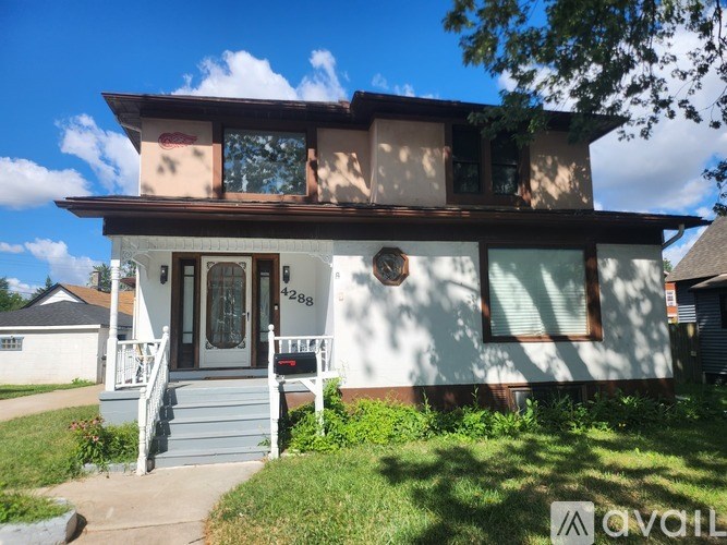 A house with the number 4288 on the front door.