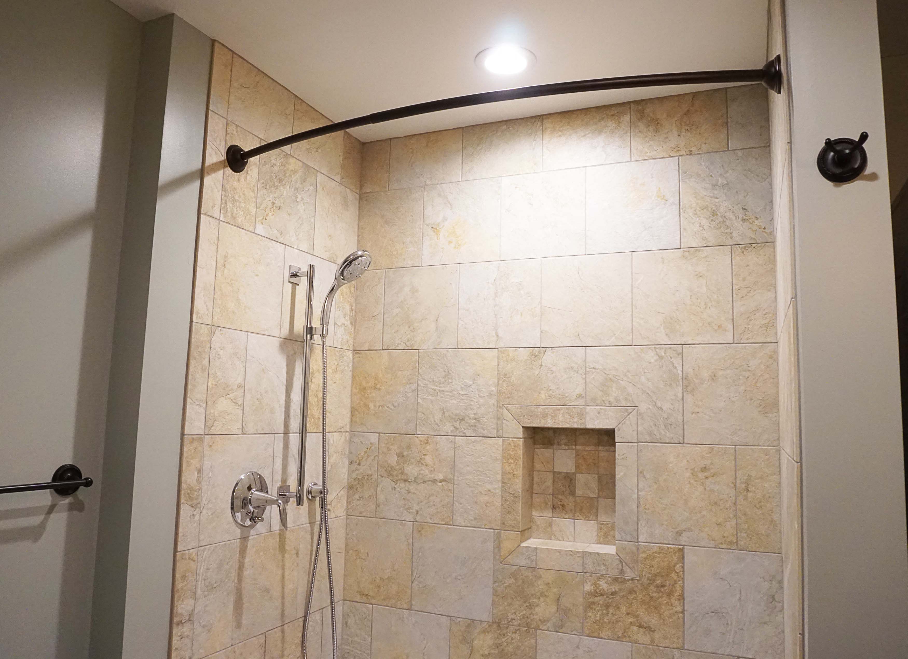 Onota Suite 304 - Bathroom