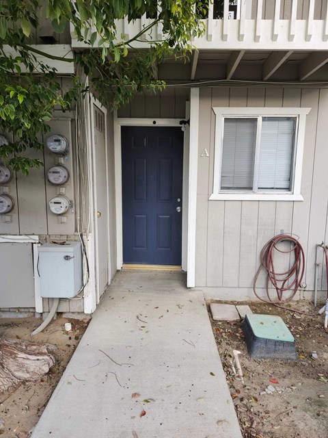 A 2 Beds Apartment for Rent