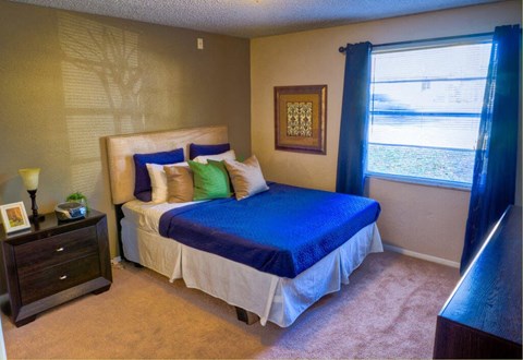 Comfortable Bedroom at Auburn Glen Apartments, Jacksonville, FL, 32256