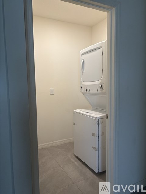 1265 Valley View Avenue 4 Beds Apartment for Rent