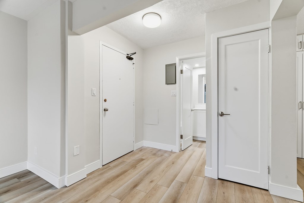 14 Conway Drive 2 Beds Apartment for Rent - Photo Gallery 4