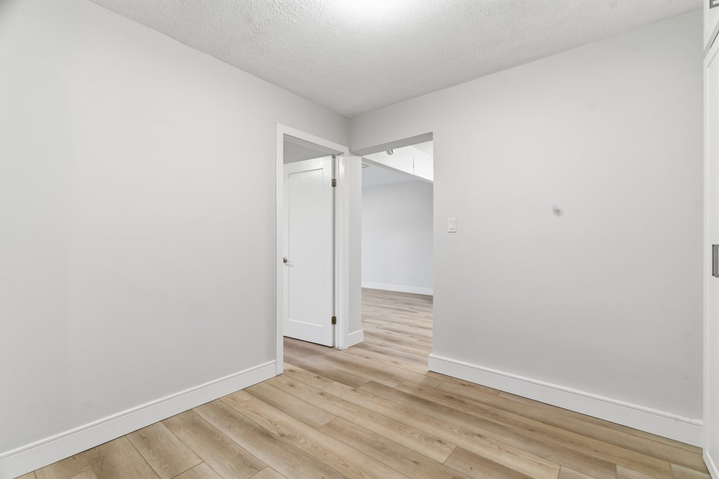 14 Conway Drive 2 Beds Apartment for Rent - Photo Gallery 3